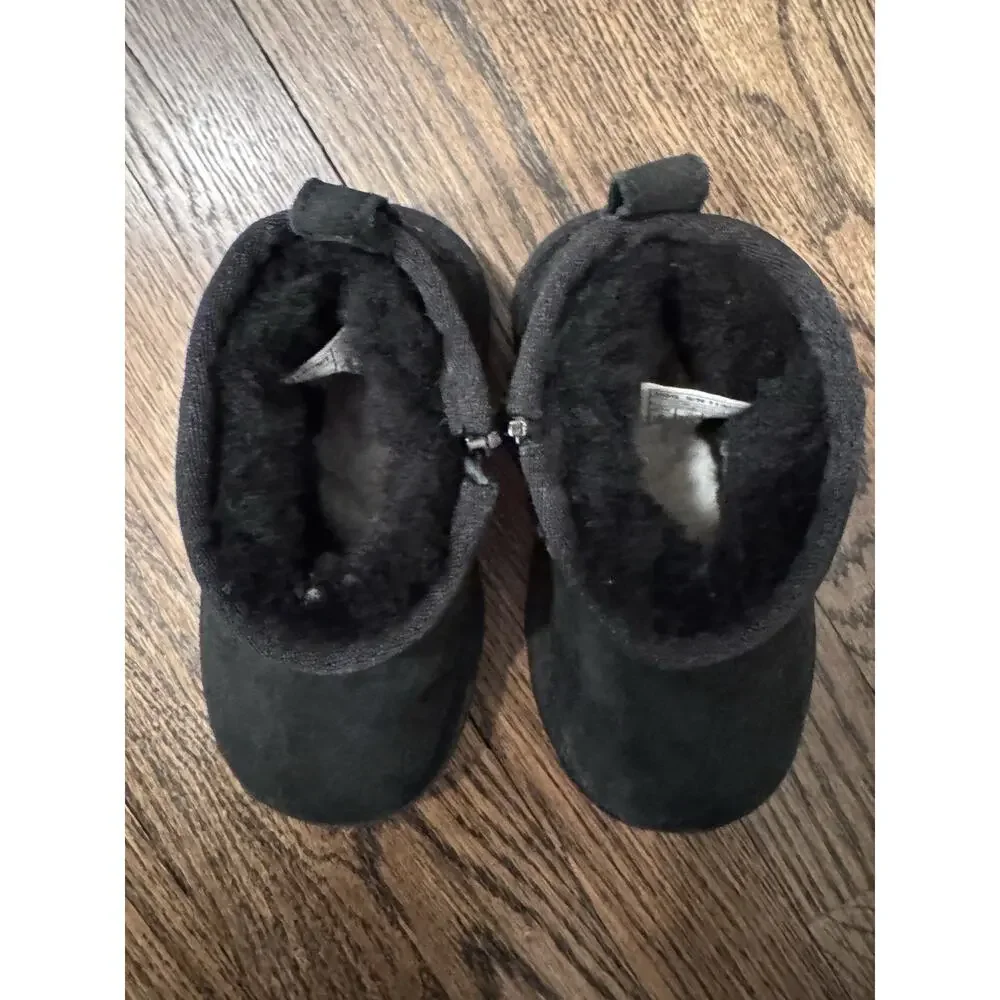 UGG Kid's Classic Ultra Mini Bootie Little Kids Size 8c NEW